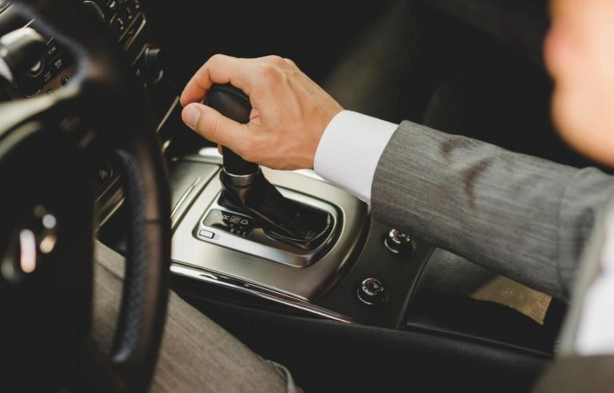 Sürəti dəyişəndə avtomobiliniz "tullanır"? - Mütəxəssislərdən tövsiyələr