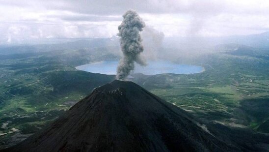 Ebeko vulkanı 3,8 km hündürlüyə tüstü püskürüb