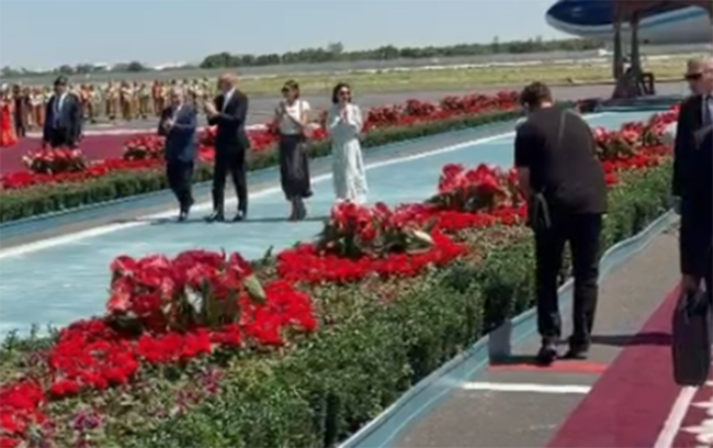 Prezidentlə xanımını alqışlarla qarşıladılar - Video - Yenilənir