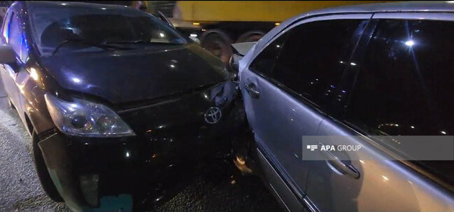 Bakıda iki maşın toqquşub, xəsarət alan var - FOTO