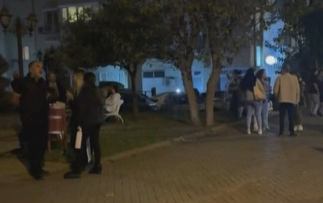 Türkiyədə güclü zəlzələ oldu - Fotolar