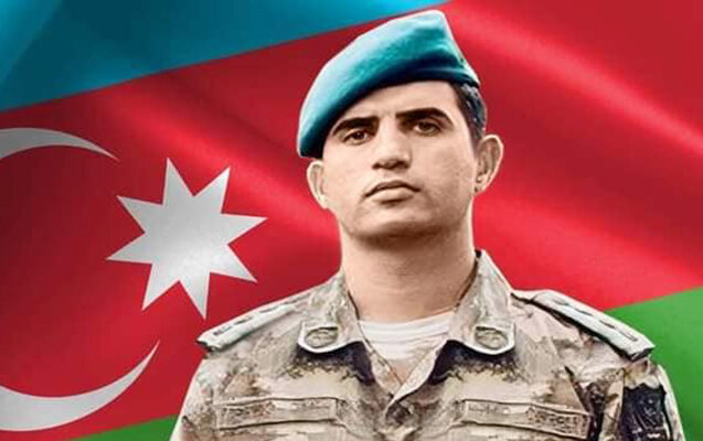 Şəhidin büstü üzərindəki gülləri oğurlayan qadın tapıldı - Video - Yenilənib