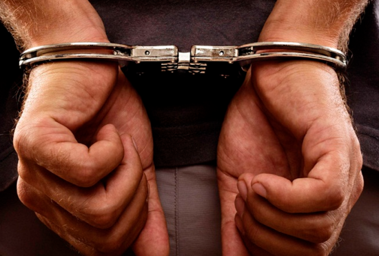 Bakıda körpəsini həyətə tullayan şəxs HƏBS OLUNUB