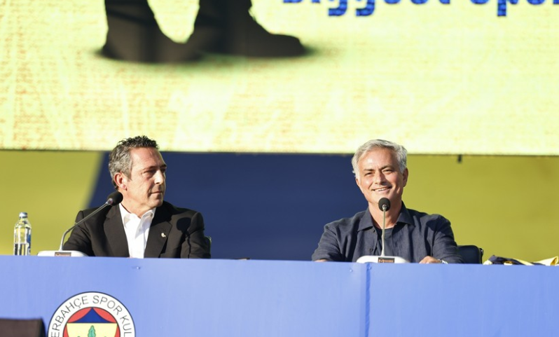 Joze Mourinyo "Fənərbağça" klubunun baş məşqçisi olub