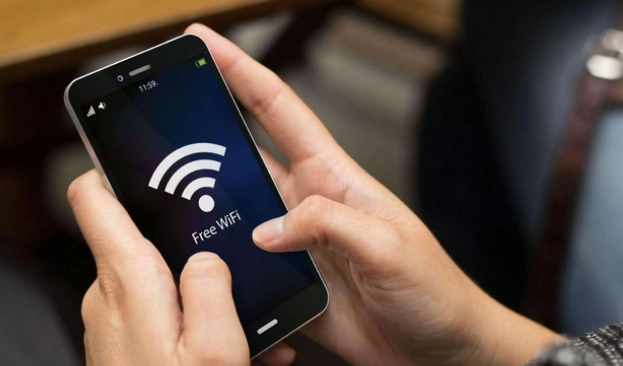 Şifrəsiz "Wi-Fi"lara qoşulanlara XƏBƏRDARLIQ - Bank kartınızın məlumatları oğurlana bilər