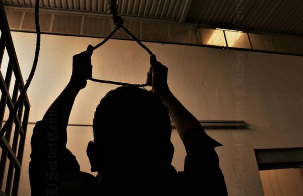 26 yaşlı kişi yaşadığı evdə özünü ASDI