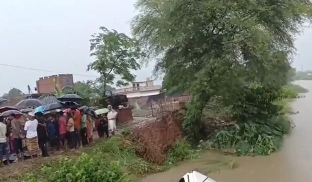 Hindistanda avtomobilin çaya düşməsi nəticəsində 11 nəfər ölüb