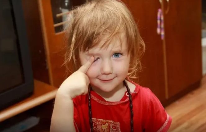 Uşağın yalan danışdığını necə anlamaq olar? - ƏLAMƏTLƏR