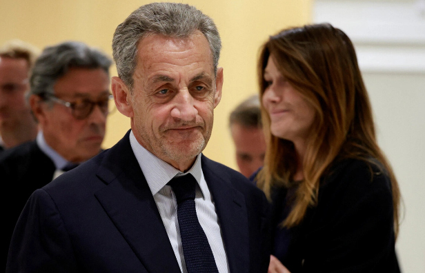 KİV: Nikolya Sarkozi həbsxanada təkadamlıq kameraya yerləşdiriləcək