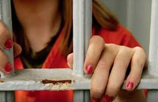 Əri ölən ana uşaqlarını öldürüb intihara cəhd etdi