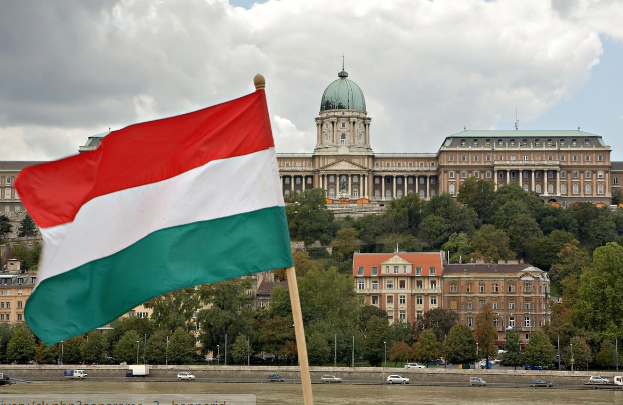 Macarıstan gündə bir milyon avro cərimə ödəyəcək