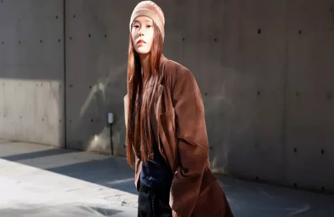 Model nənə və babasının geyimləri ilə ən dəblilər siyahısına düşdü