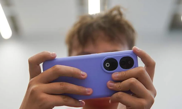 Valideynlərin hansı səhvləri uşaqların gec danışmalarına səbəb olur?