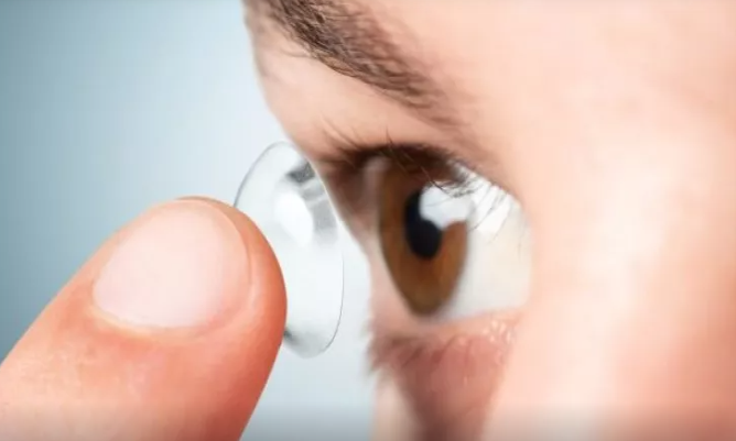 Gözlər ciddi zərər görə bilər - Linzalarla bağlı ən böyük səhv