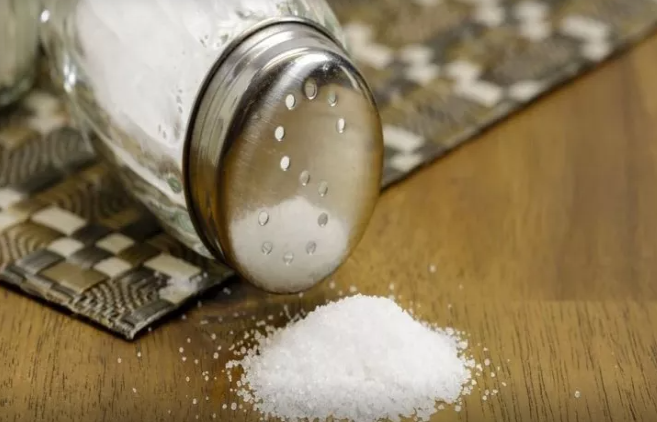 Niyə yuyucu vasitəyə duz əlavə olunur? - Evdar qadınların sirləri