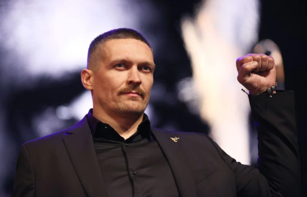 Ukraynalı boksçu Aleksandr Usik peşəkar karyerasını başa vurmasından danışıb