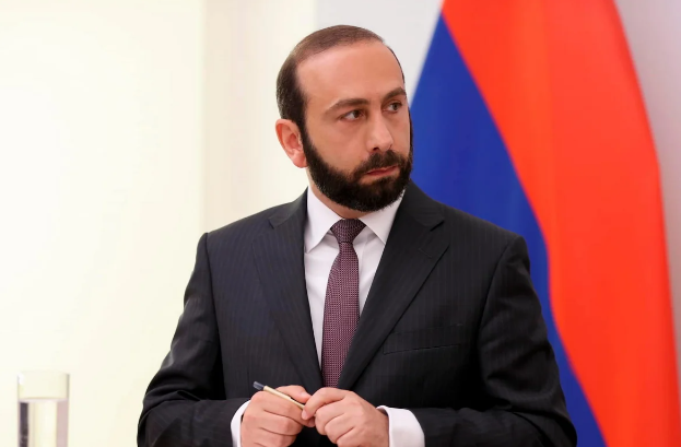 Mirzoyandan Putinə cavab: "Ermənistan lazımi vaxtda Aİ ilə Avrasiya İttifaqı arasında seçim edəcək"