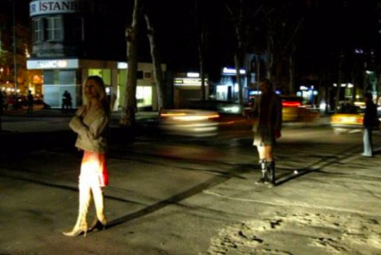 Yalangoch erkaklar raqsini onlayn tomosha qiling.