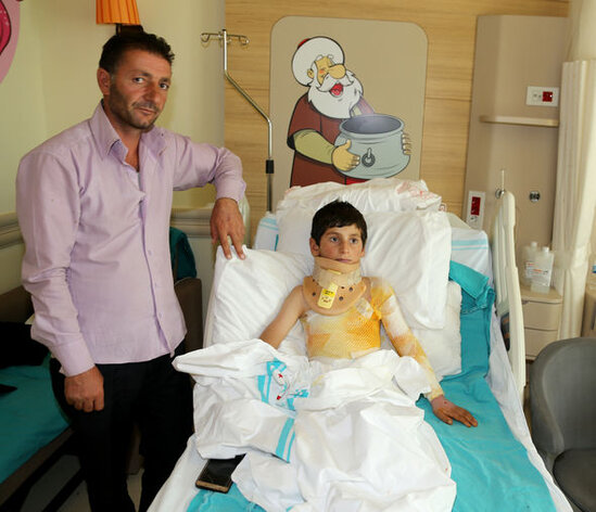 Türkiyədə uşağı basdıraraq həyatını qurtardılar - FOTO