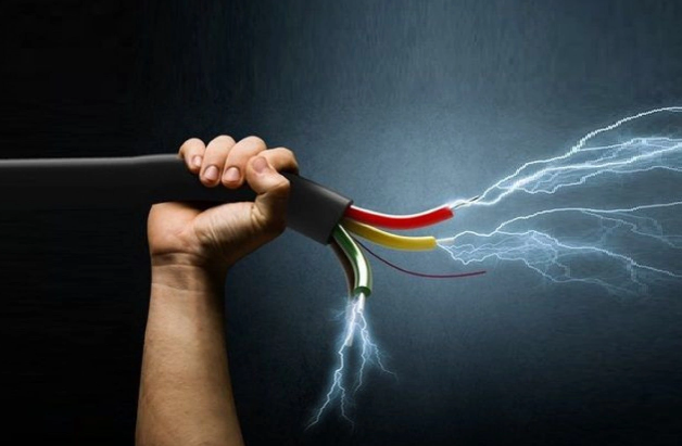 Bakıda 17 yaşlı gənci elektrik cərəyanı vurub