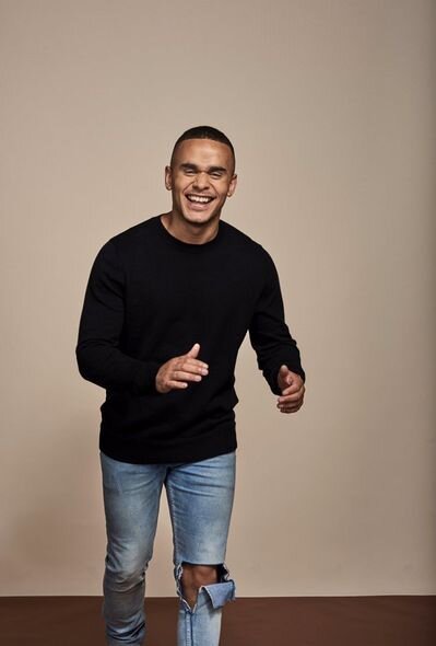 Məşhur aparıcı 20 il sonra bacı və qardaşları olduğunu öyrənib - FOTO