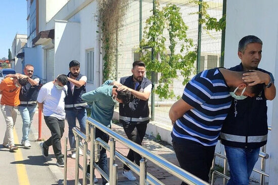 Qadın qılığına girərək qızının sevgilisi ilə görüşən ata qətlə yetirilib