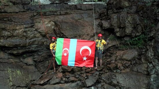 Türkiyəli alpinistlər Azərbaycana belə dəstək oldular - FOTO