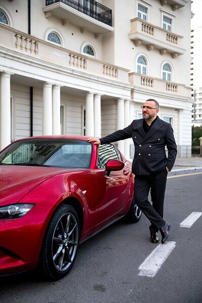 QIZIL ƏLLƏRƏ SAHİB HƏKİM CƏRRAH TRANSPLANTOLOQ BƏHRUZ SƏLİMOV