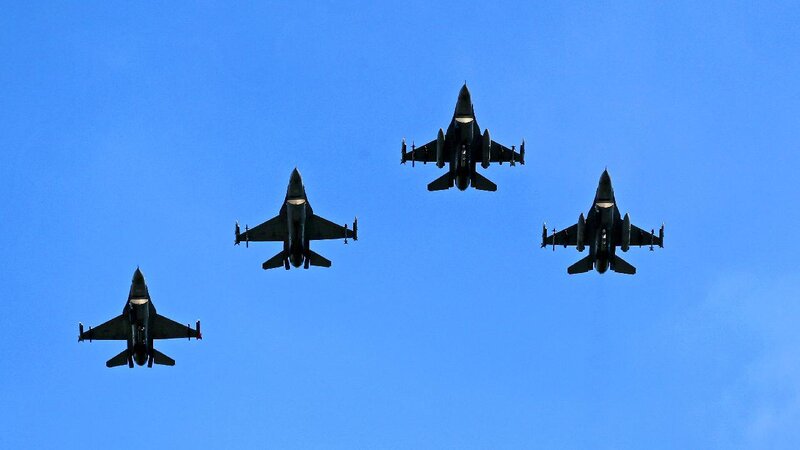 Ukraynalılar F-16 təlimlərini bu ölkədə keçə bilərlər