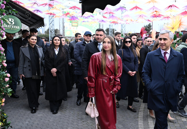 Alena Əliyeva Novruz yarmarkasında - Fotolar