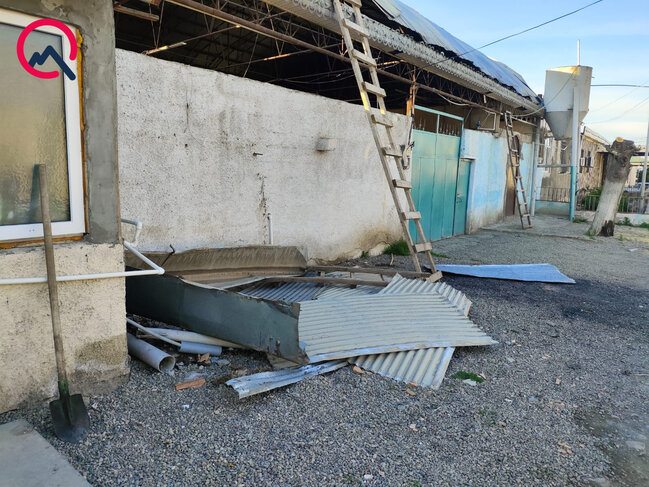 52 yaşlı kişi damdan yıxılıb öldü - Fotolar