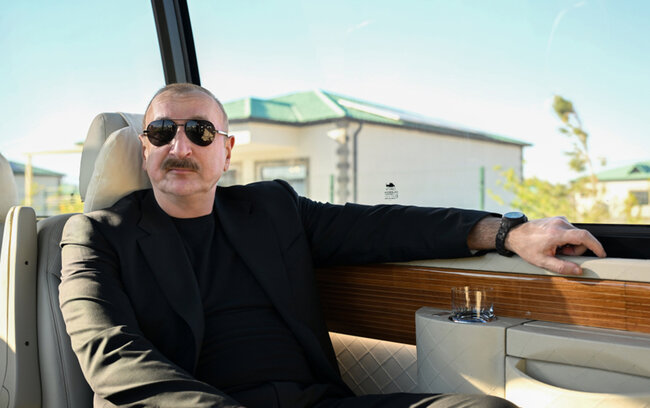 Prezident bu kəndləri gəzdi - Fotolar