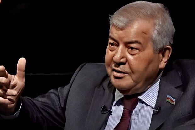 Deputat qadınları qınaq atəşinə tutdu: "Uşağı əməliyyatla dünyaya gətirirlər, bunun nəyi analıqdır?!" - VİDEO