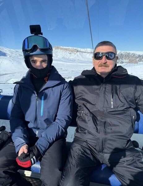 Prezident nəvələri ilə Şahdağda xizək sürdü - FOTOLAR