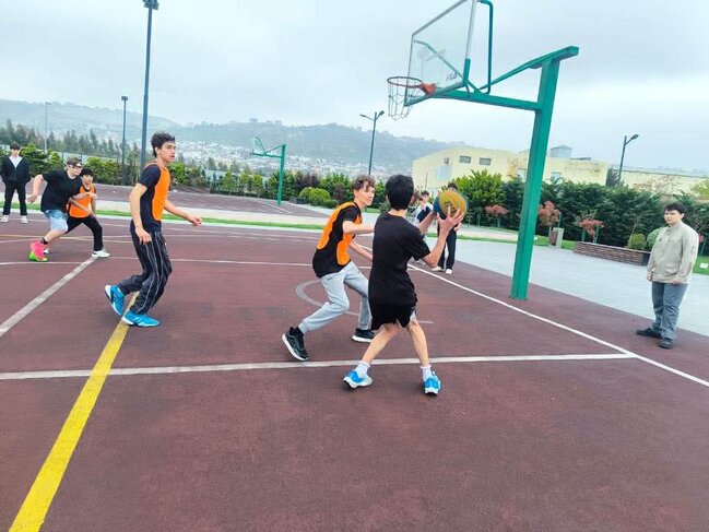 Paytaxtın abad məhəllələrində basketbol yarışları keçirilir