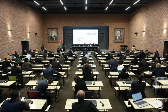 Federasiya rəsmiləri və milli komandaların məşqçiləri ilə görüş keçirilib