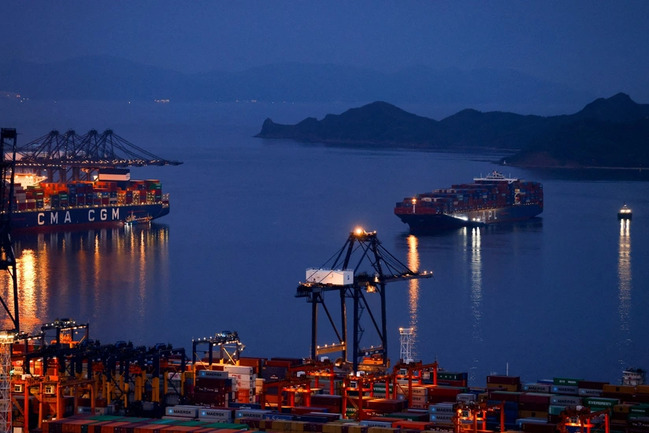 Çin sahillərində gəmilərin toqquşması nəticəsində iki nəfər itkin düşüb