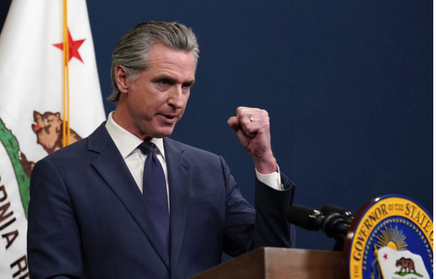 Kaliforniya qubernatoru Trampı hədələdi