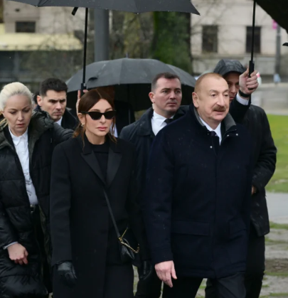 Prezident İlham Əliyev Belqradda ümummilli lider Heydər Əliyevin və serb yazıçısı Milorad Paviçin abidələrini ziyarət edib