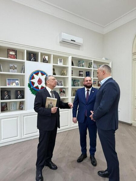 Eldar Əzizov Dubay haqqında