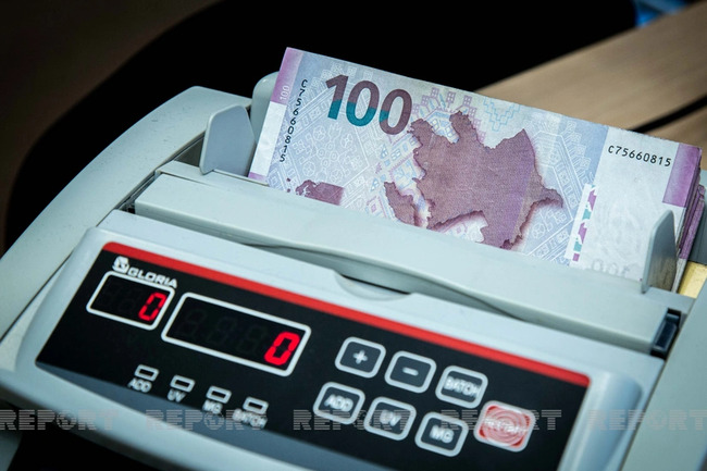 Azərbaycan manatının dövretmə sürəti azalıb