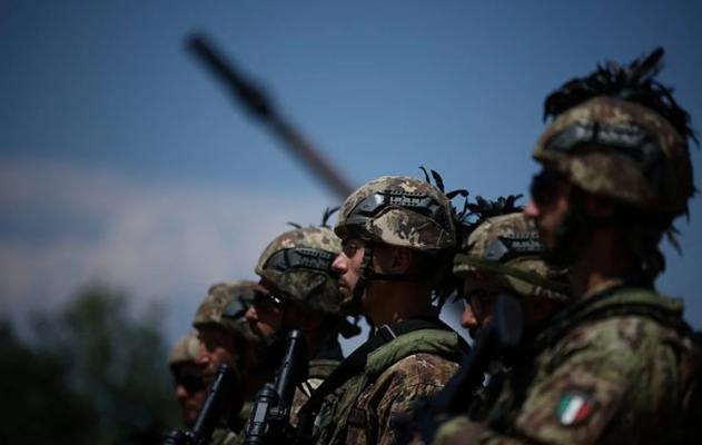 NATO təlimində şok insident: Hərbçilərə atəş açıldı