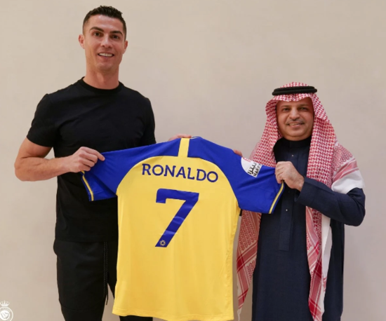 Ronaldo "Əl-Nəsr" klubu ilə müqavilə imzaladı - RƏSMİ - FOTO