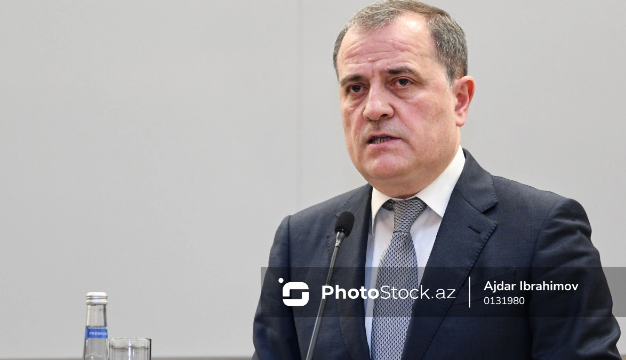 Ceyhun Bayramov NATO rəsmisi ilə görüşüb