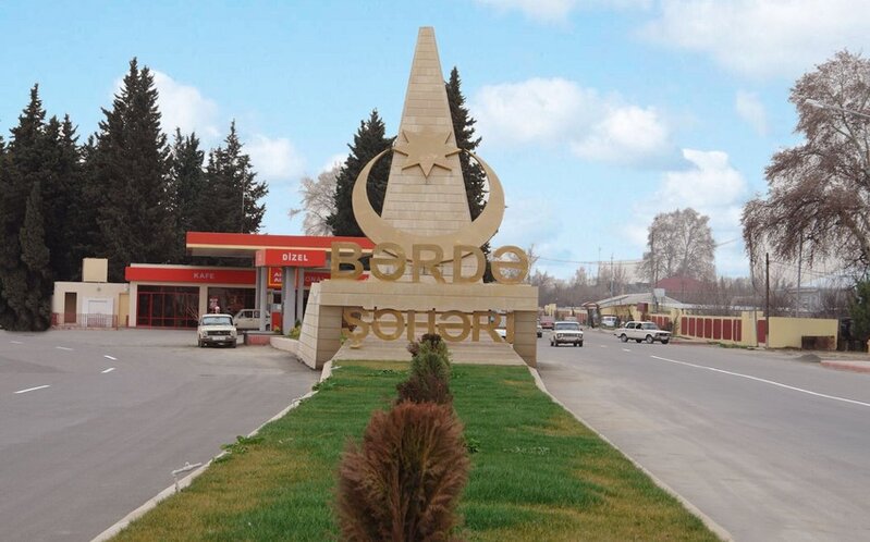 Bərdədə yanğın təhlükəsizliyi qaydalarının pozulduğu bazarın fəaliyyəti dayandırılıb