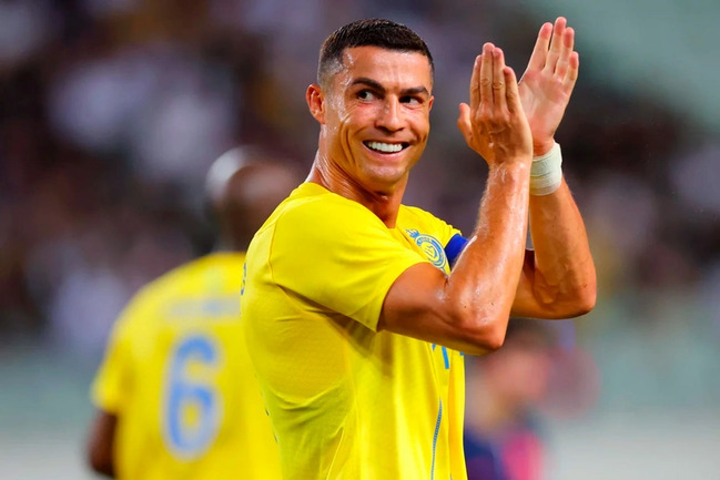 "Əl-Nəsr" Ronaldunu ilk dəfə start heyətə daxil edib