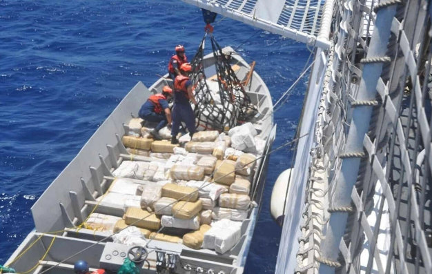 Mavriki sahillərində 100 milyon dollarlıq kokain tapıldı