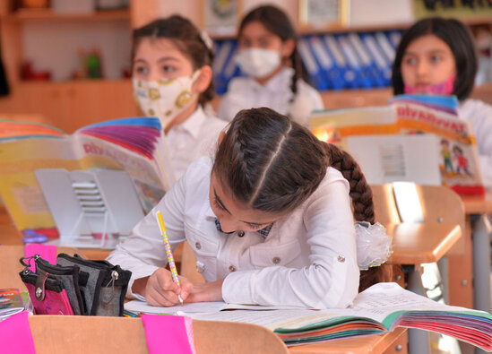 Məktəbdə telefon problemini necə həll etmək olar?