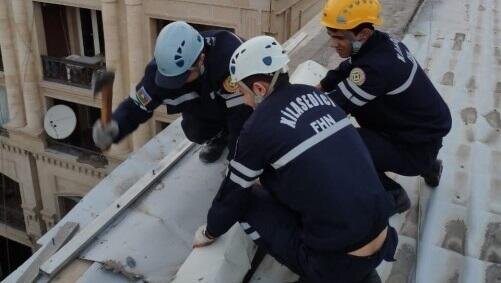 14 nəfəri xilas edildi