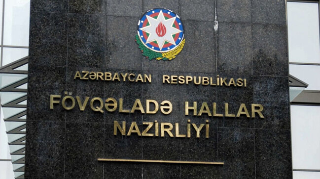 Bakıda məktəb binasının damı uçdu